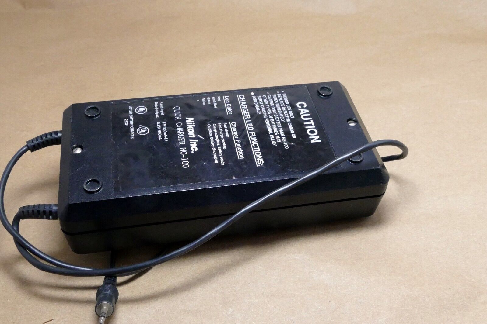 Nikon NC-100 Quick  Battery charger