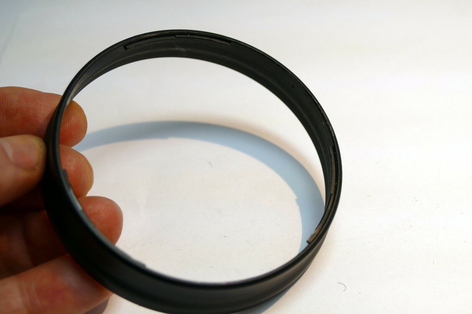 76.5mm ID plastic Lens Hood unknown brand  twist on type wide angle