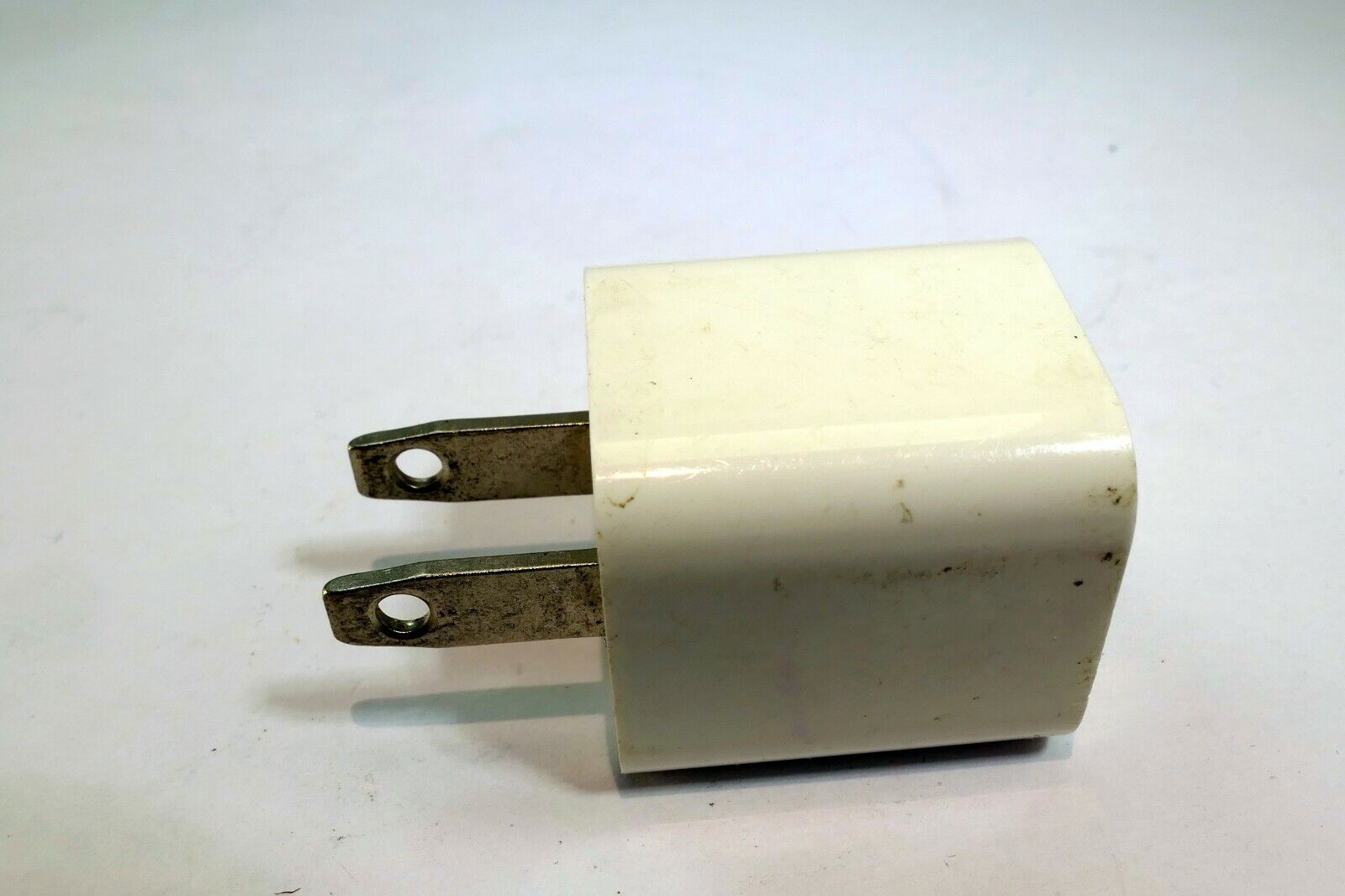Apple A1385 OEM Authentic USB Wall Charger for iPhone Genuine