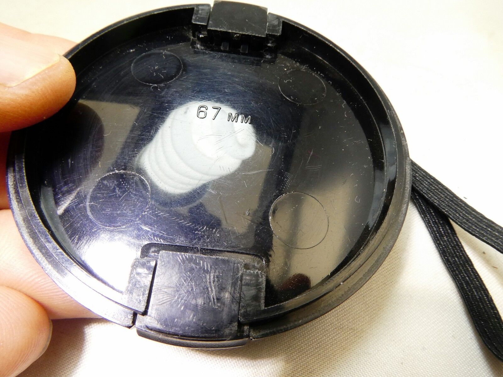 TAMRON Front Lens Cap 67mm snap on type with keeper string