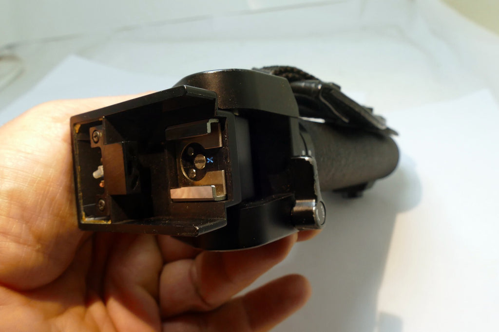 Olympus Bounce Grip Flash (not sure what model , missing bracket ) - UNTESTED