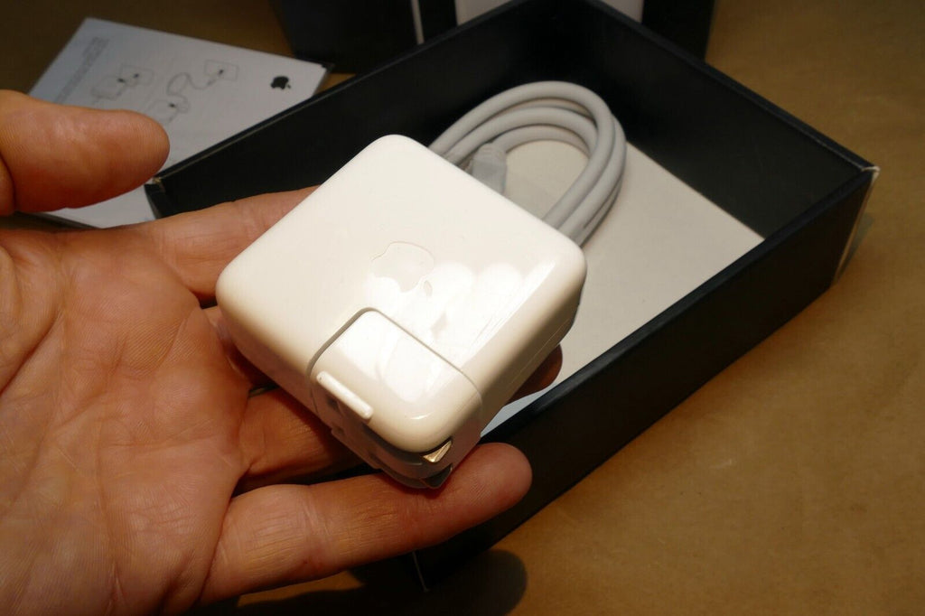 Apple 60W MagSafe Power Adapter for MacBook, Model A1344, Black Box (B3)