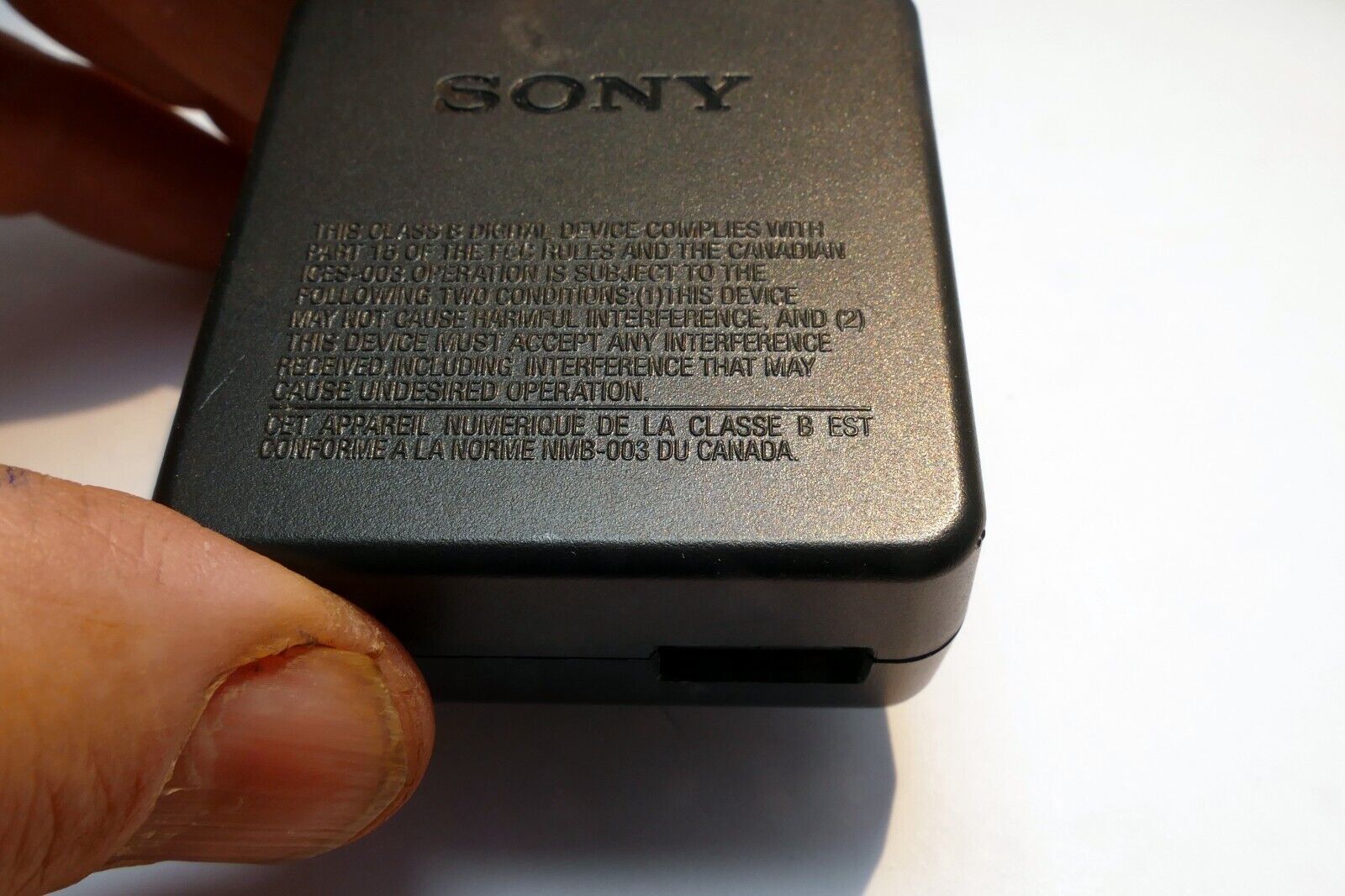 Sony AC-UB10D AC USB battery charger adapter for Cybershot (missing USB cable)