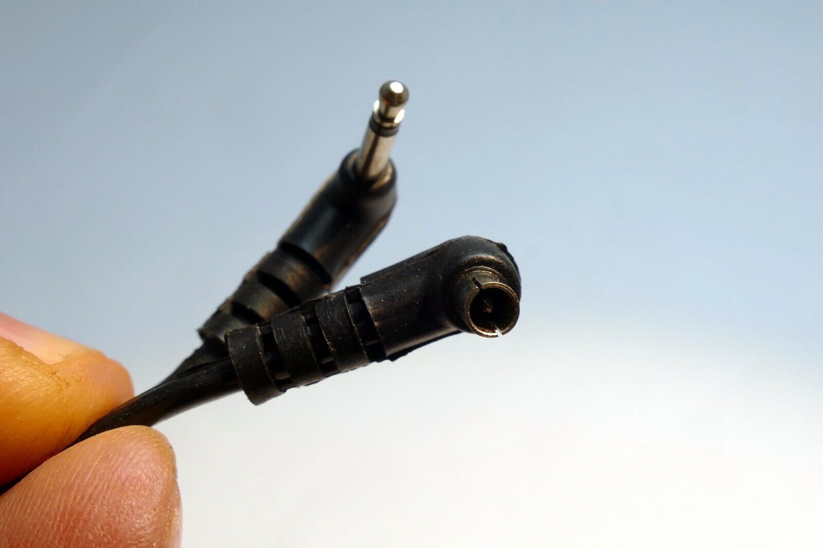 1ft Flash Strobe Extension Cord  Heavy Duty PC Male to 2.5 mm  male phone camera