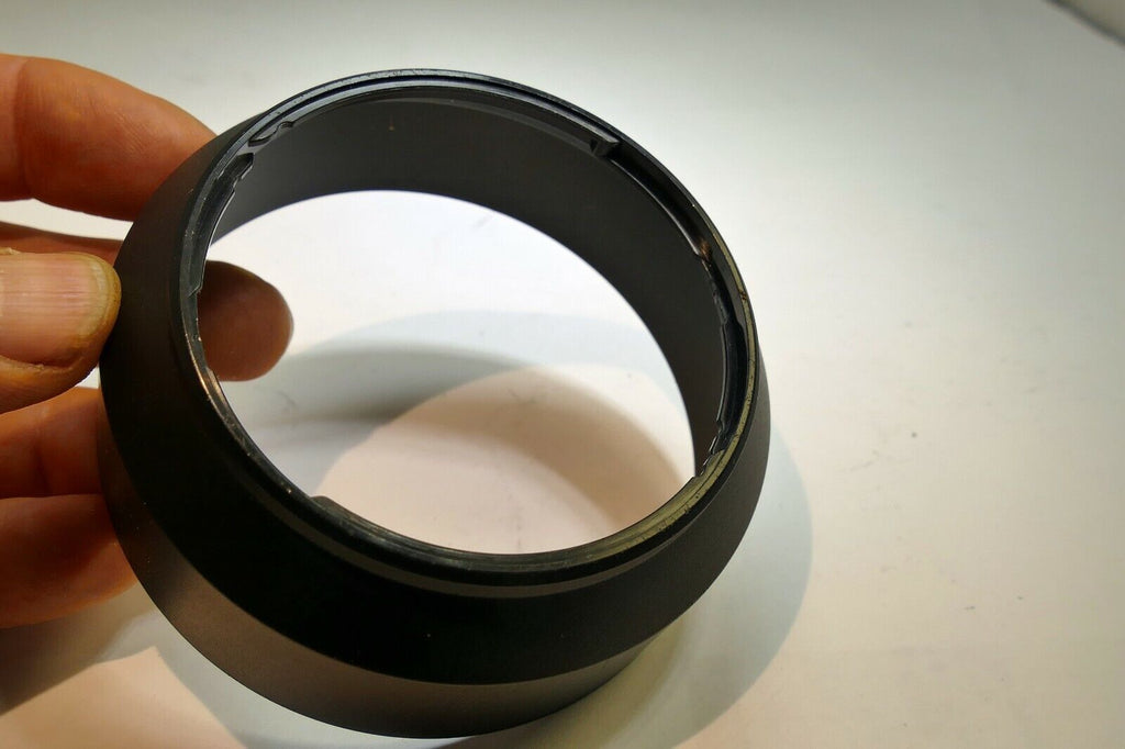 66mm Plastic twist on type Lens Hood Shade