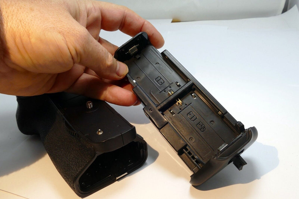 Vivitar PG-5DM IV Battery Grip for Canon EOS 5D Mark IV DSLR Camera BG-E20