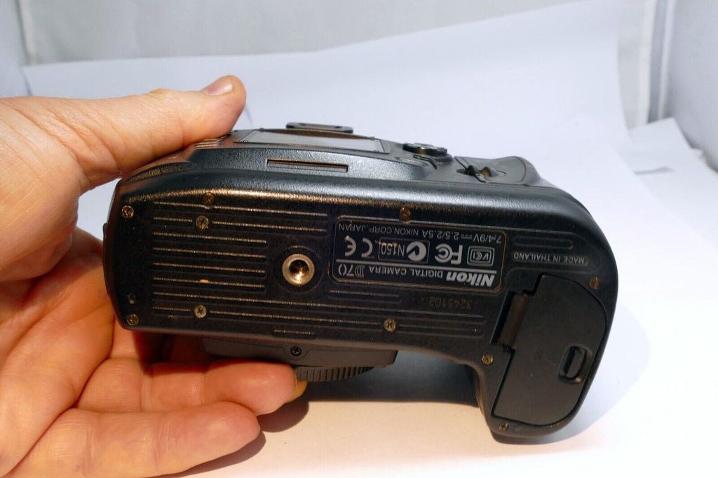 Nikon D70 Camera Body Only - CHA error  AS IS parts Repair