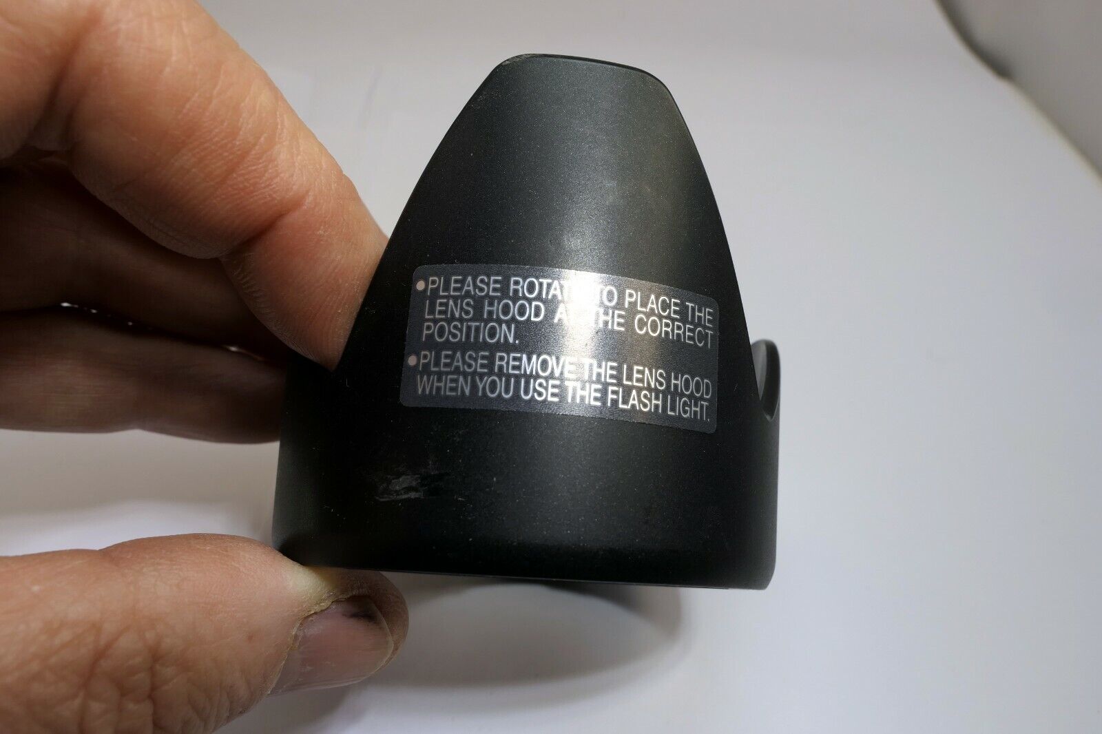 Lens Hood Shade 59mm ID unknown brand twist on type Telephoto