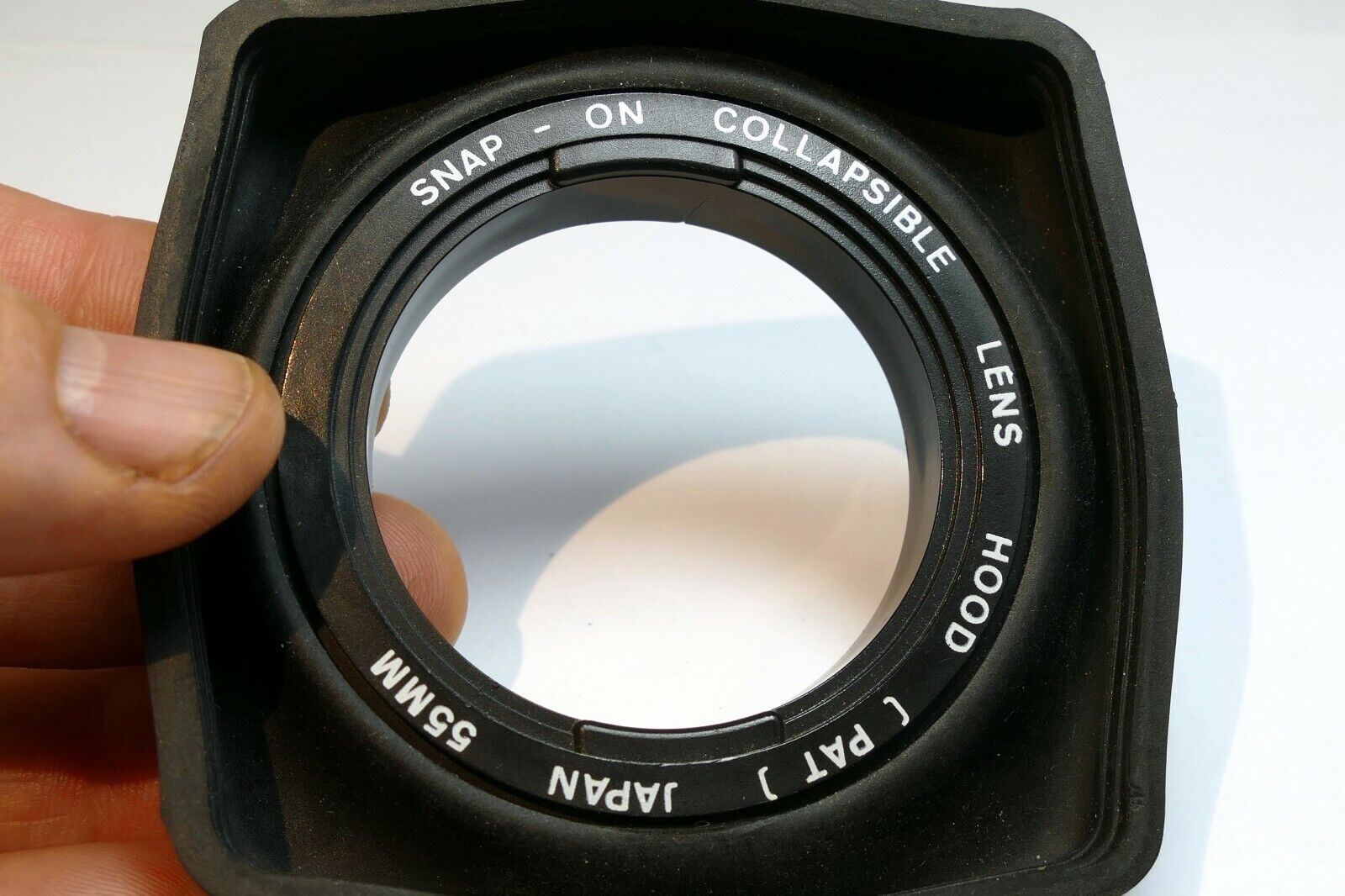 Snap on  55mm rubber Lens Hood Shade