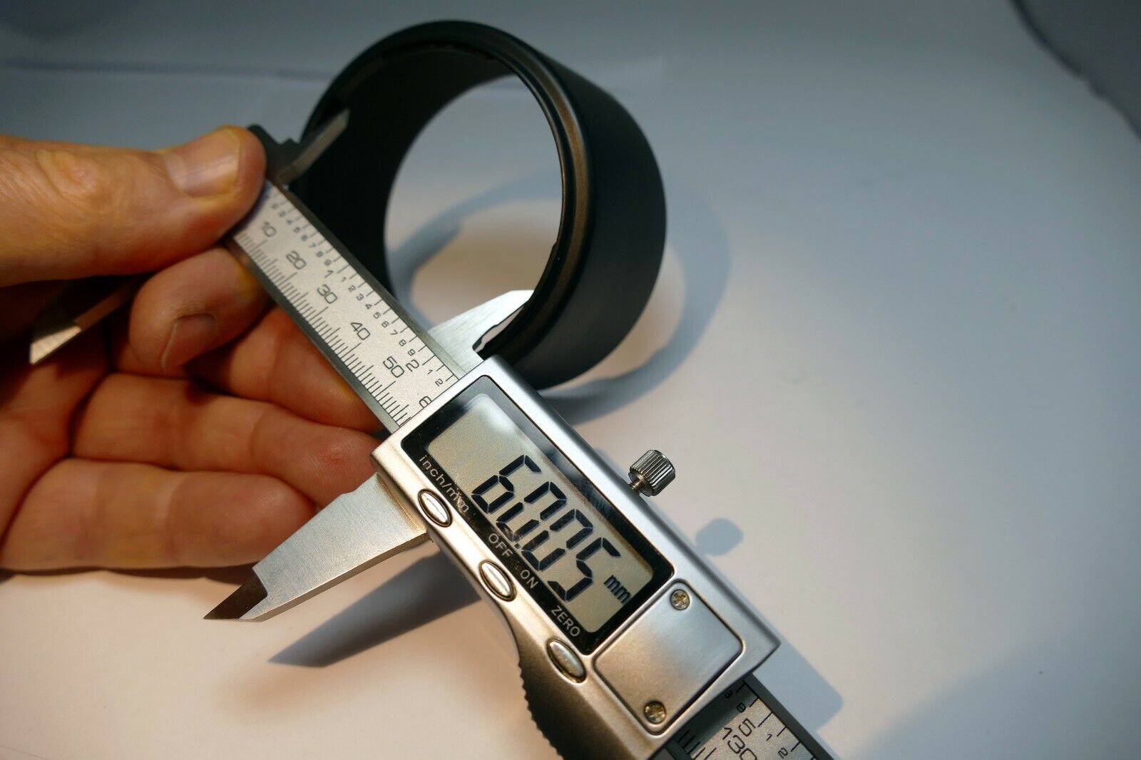 Sigma 55-58mm Lens Hood Shade  vintage telephoto twist on type plastic