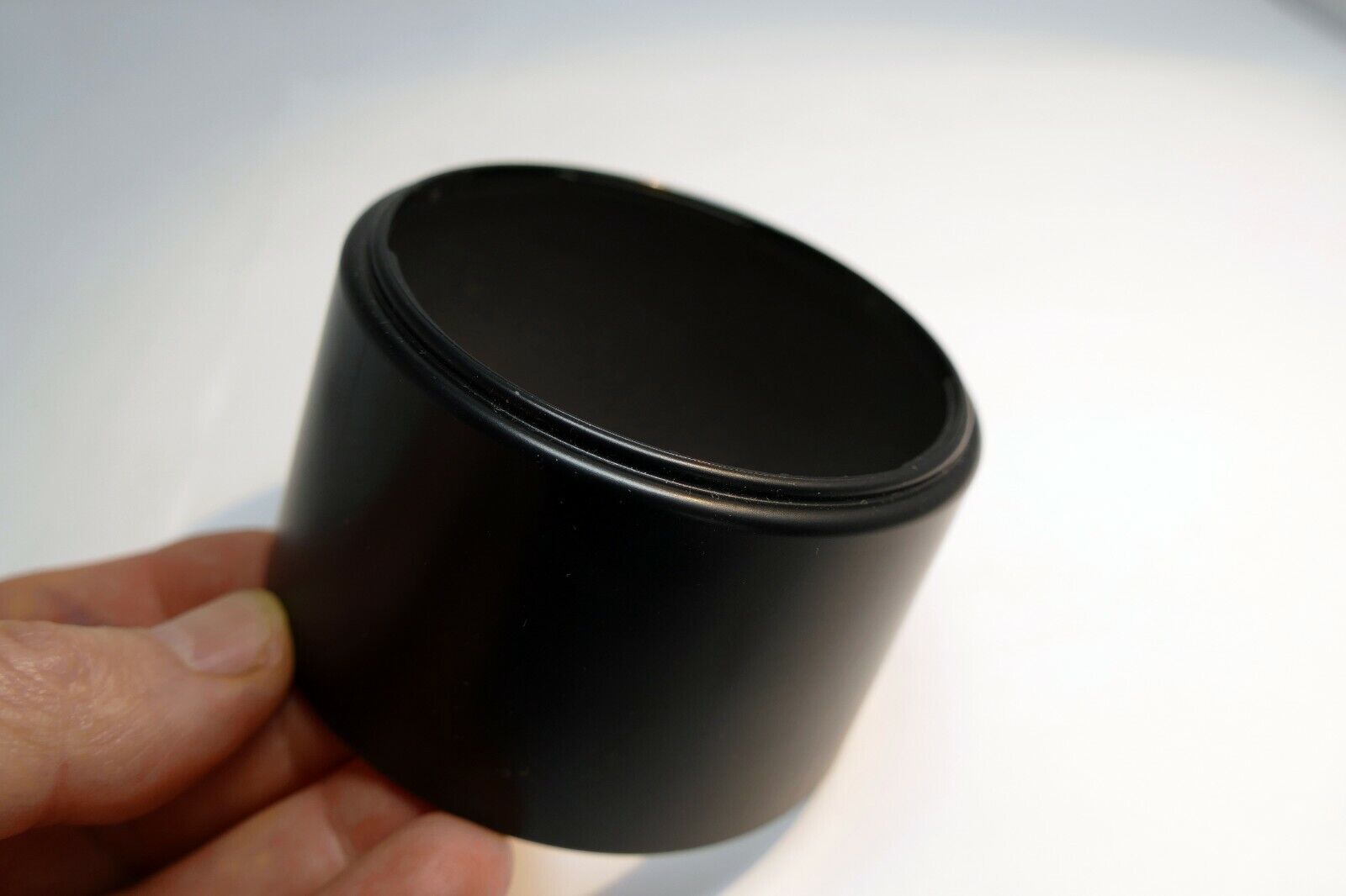 68.5mm ID plastic Lens Hood unknown brand  twist on type for telephoto
