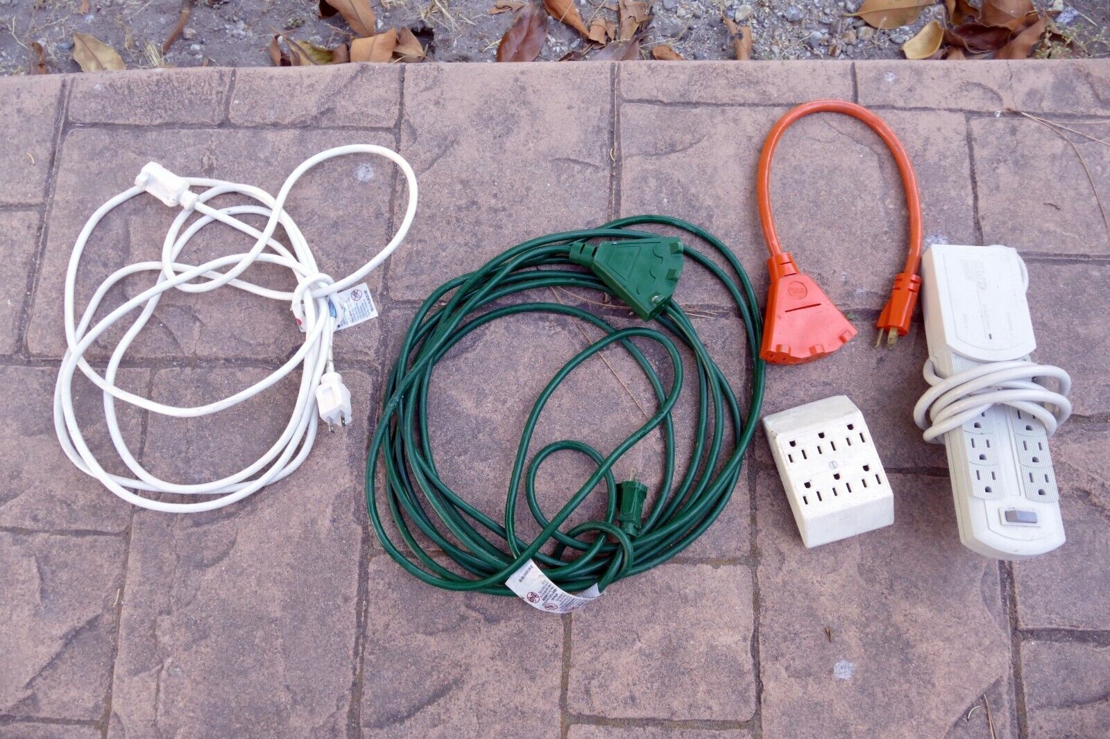 2 X 10 Foot Indoor Outdoor Extension Cord Surge Protector Power Strip Splitter