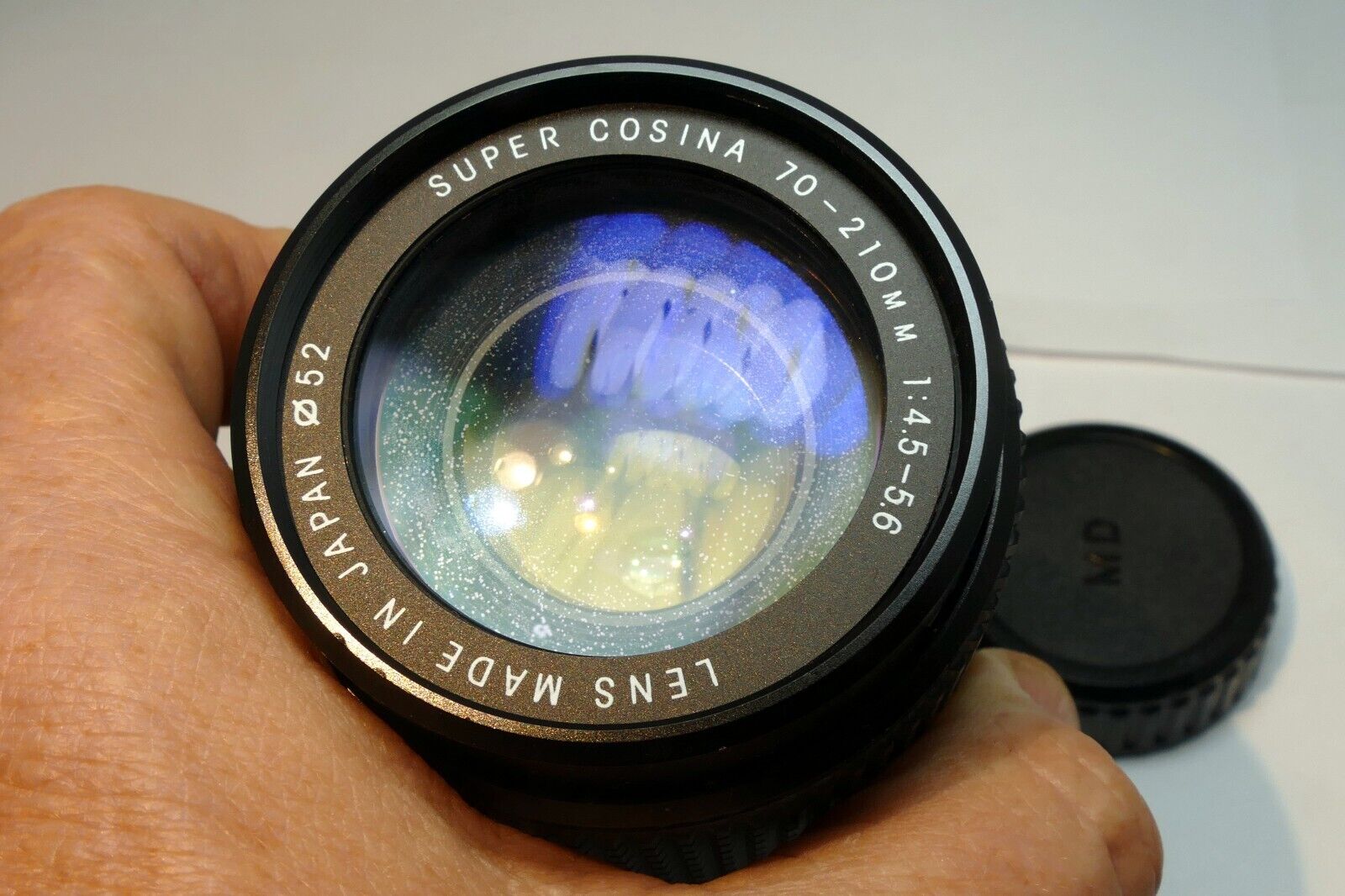 Cosina 70-210mm f4.5-5.6 MD Lens Telephoto w Haze inside - AS IS Parts or Repair