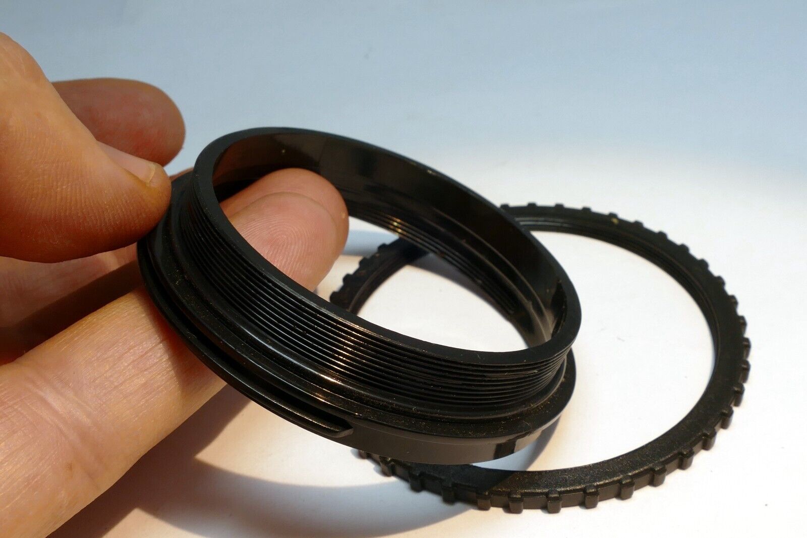 Lens Ring adapter 58mm for petal hood threaded plastic with locking ring