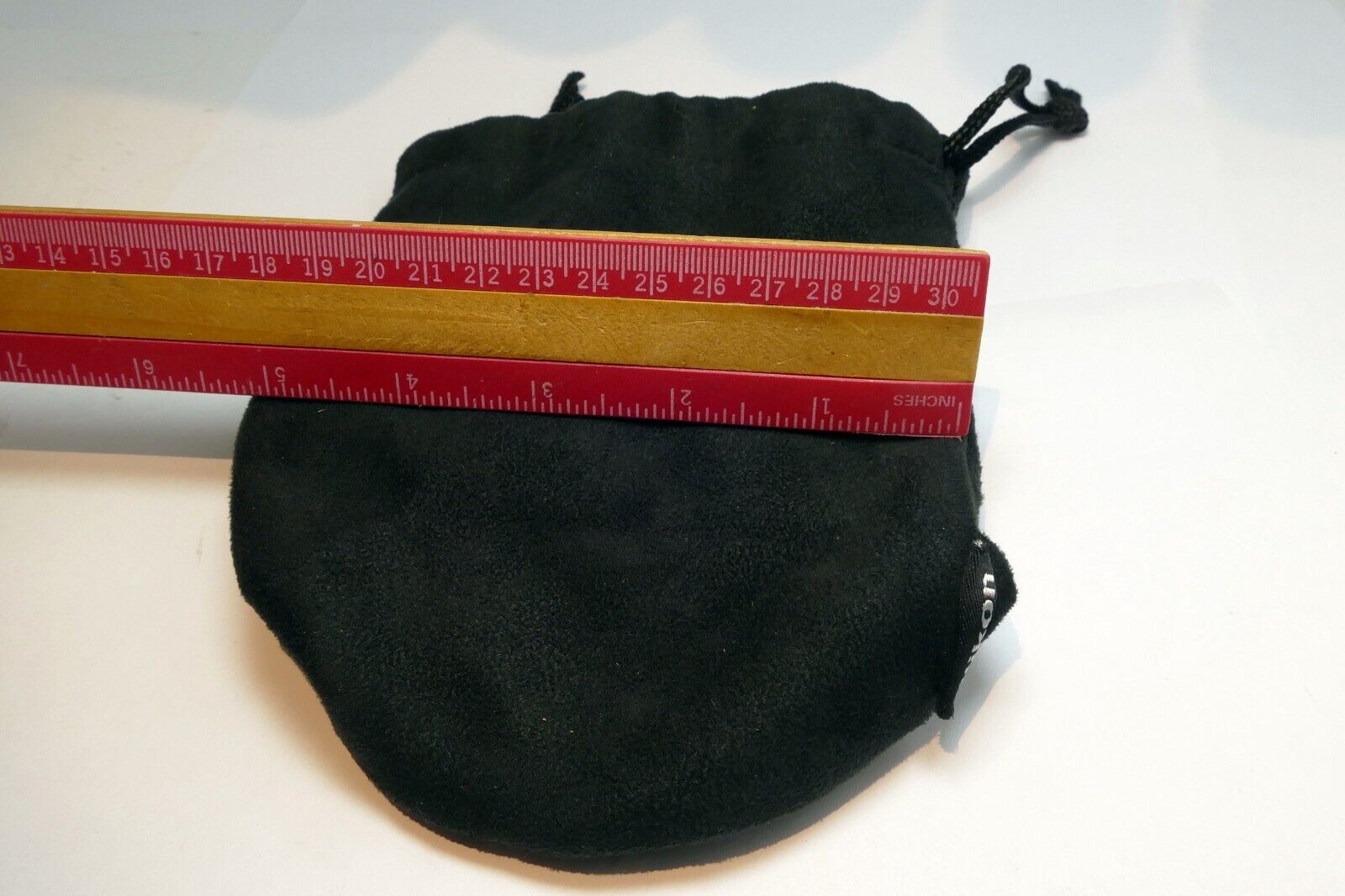 Nikon CL-1018 Black Soft Lens Case Pouch for 18-300mm 18-200mm 18-140mm ED  AF-S