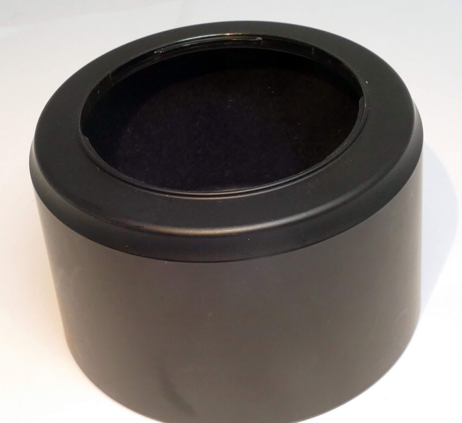 Plastic  52mm Lens Hood twist on type