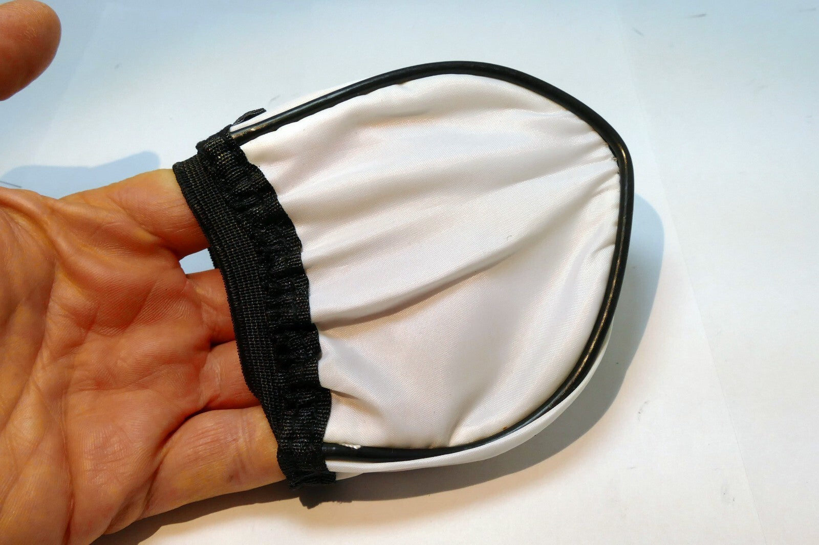 Universal Round flash Bounce light diffuser slip on type