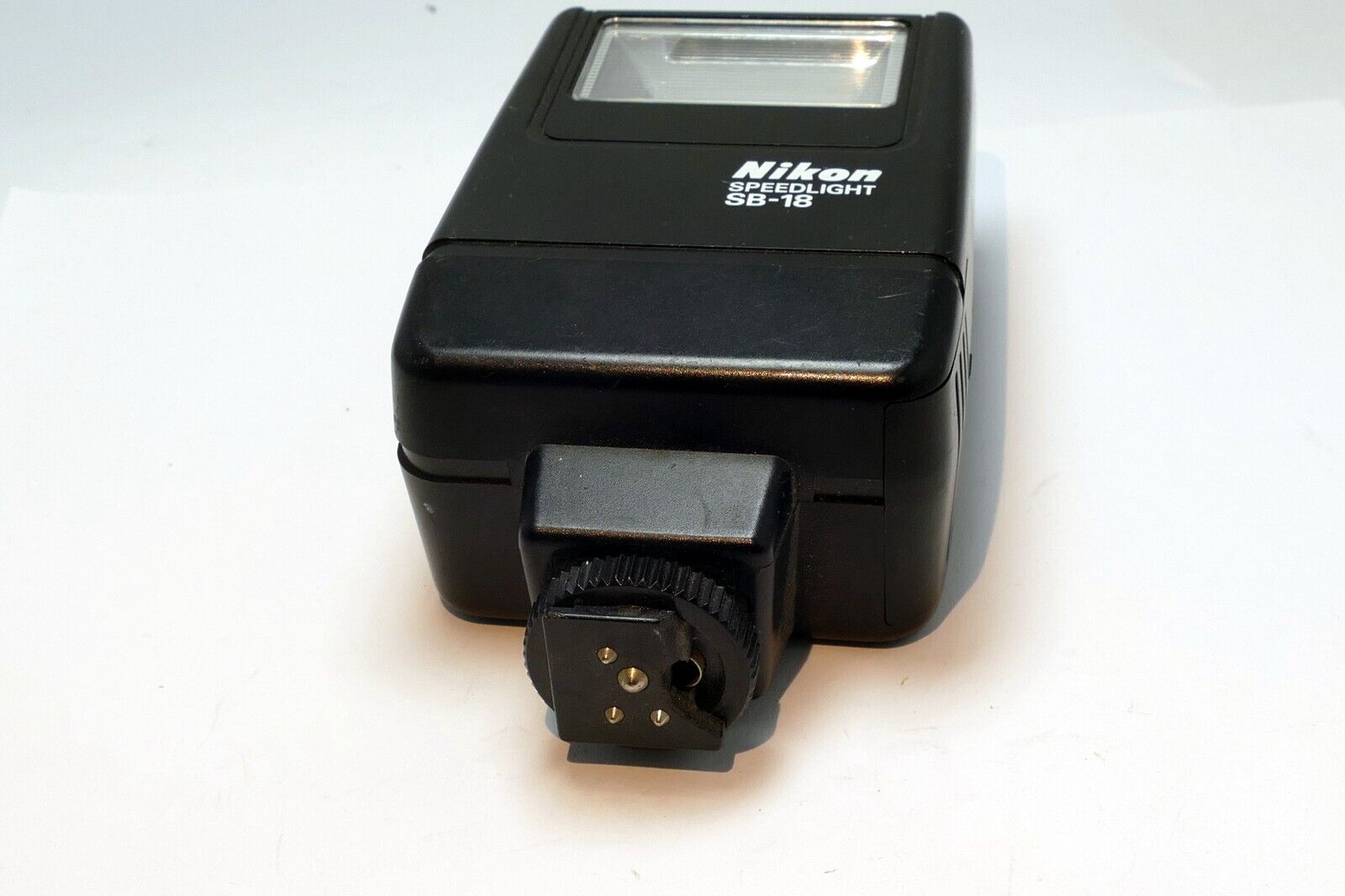 Nikon SB-18 Flash speedlight with damaged shoe - still works