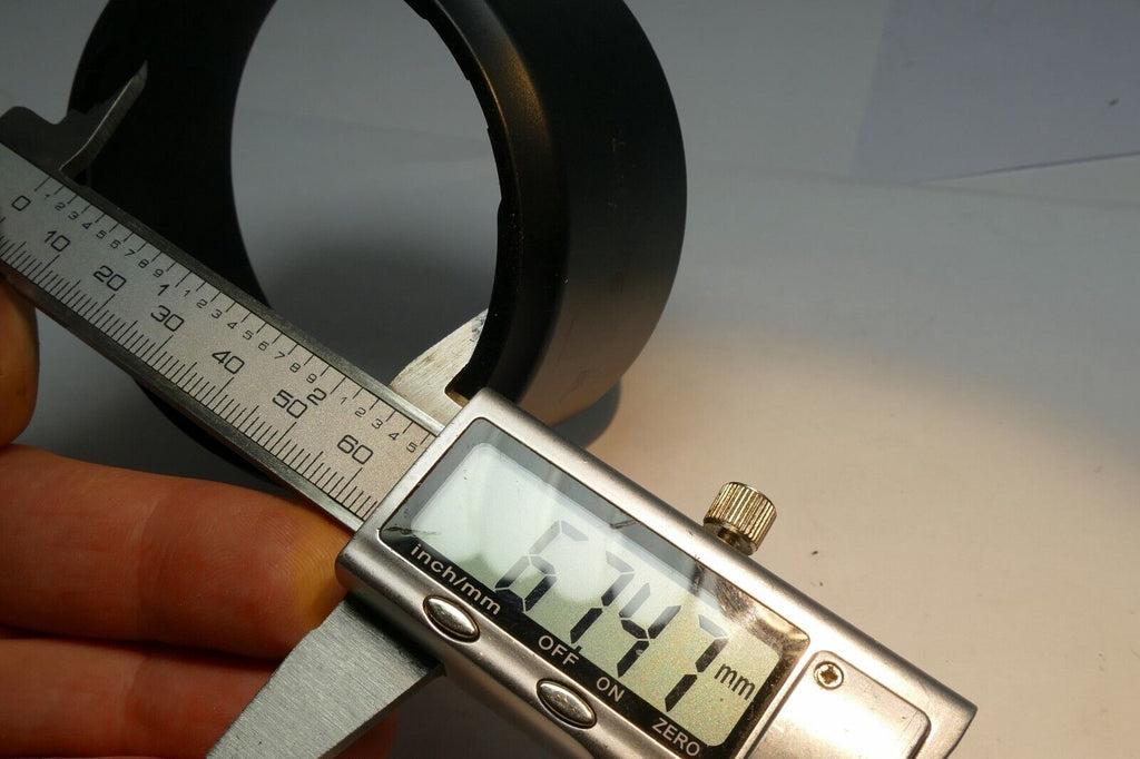 62mm  Plastic Lens Hood Shade  telephoto 100-300mm