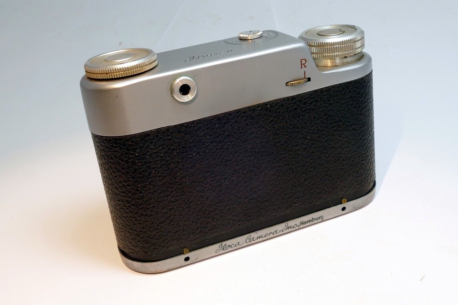Iloca I Rangefinder Camera with V JLitar f3.5 4.5cm lens Prontor S Shutter  1940