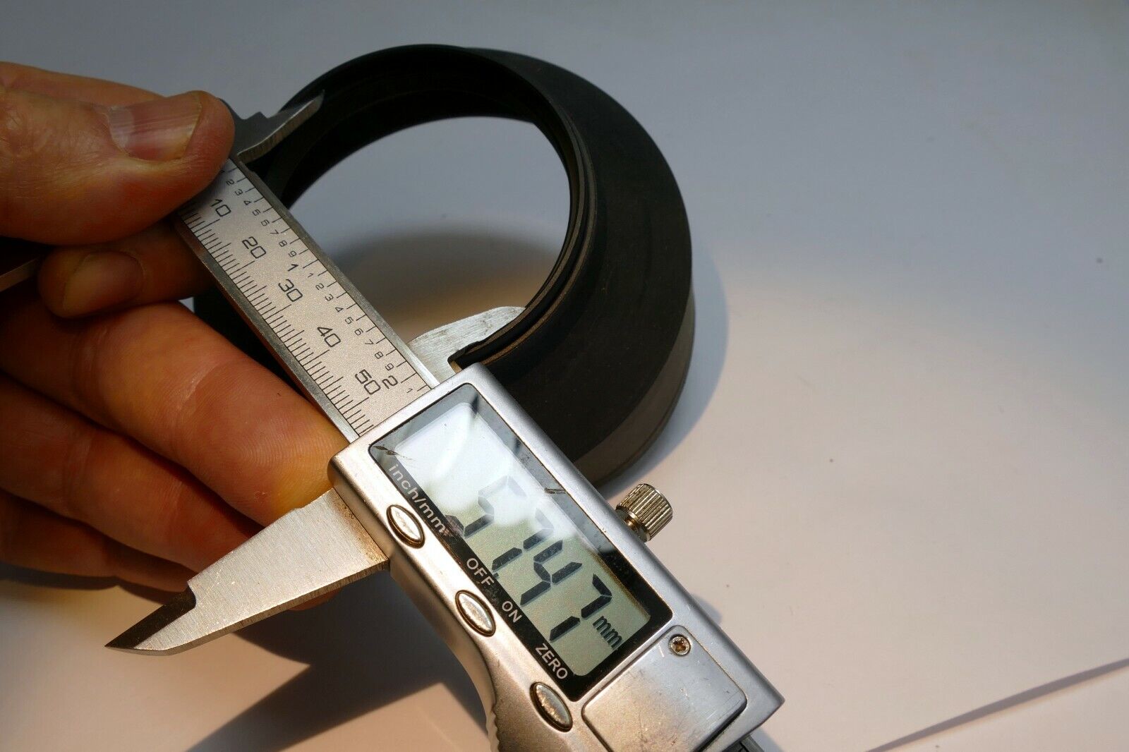 58mm Rubber Lens Hood Shade double threaded Female Threads