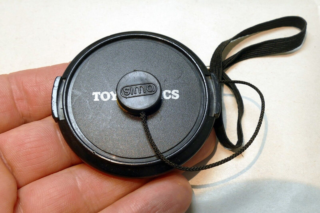 Toyo Optics 52mm lens front cap (snap on type) with keeper string