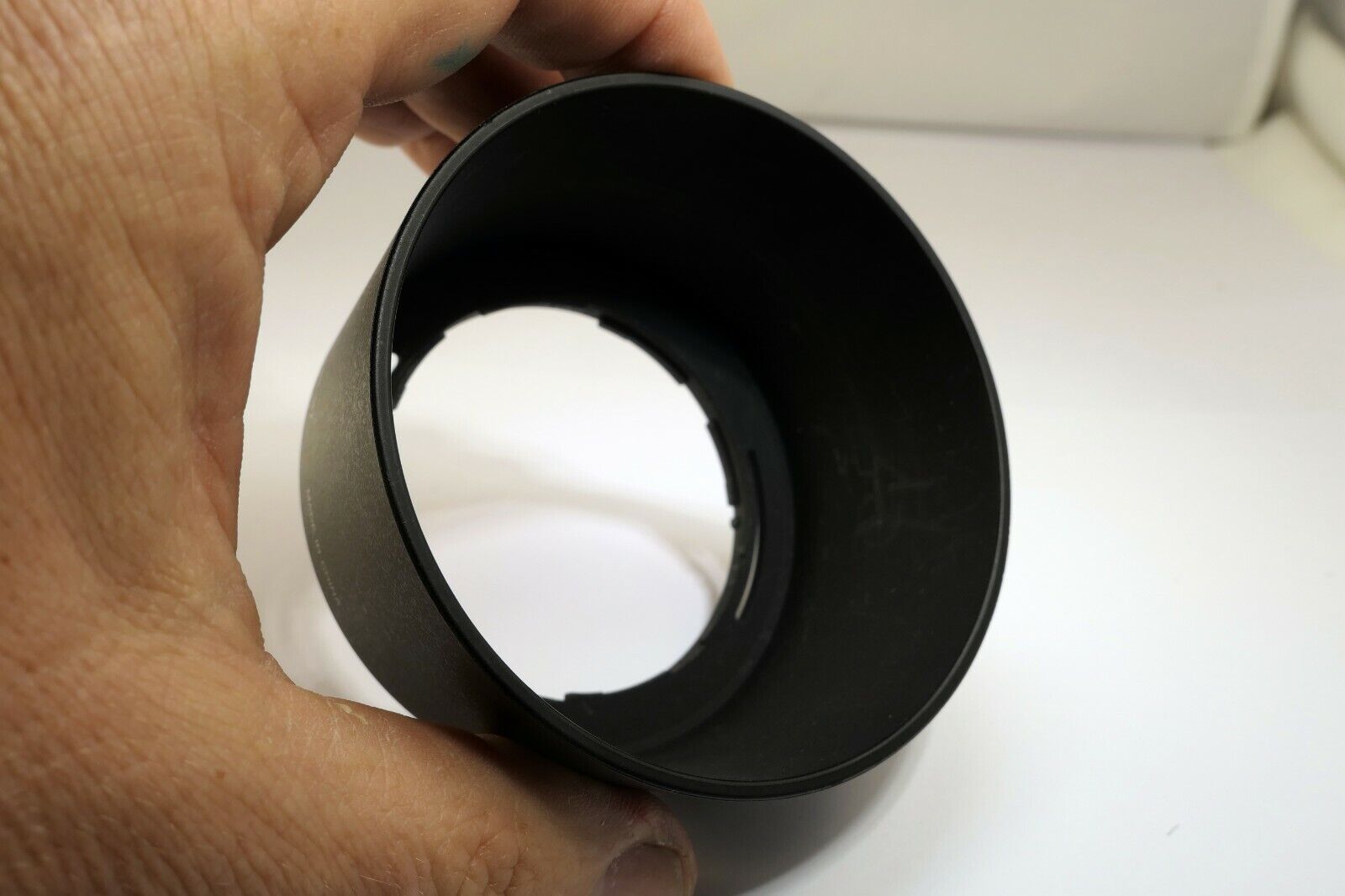 Nikon HB-37 Lens Hood Shade 55-200mm f4-5.6 VR II 85mm f3.5 micro AF-S Genuine