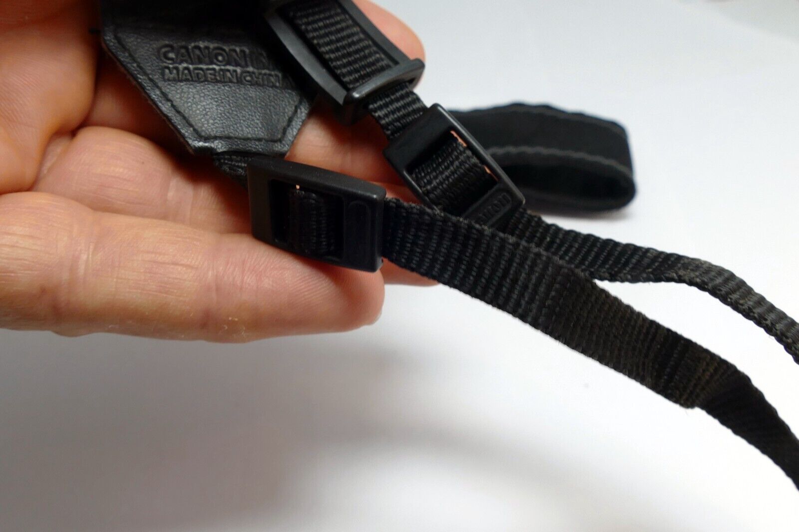 Canon Digital OES Camera Neck Shoulder  Strap Gray 4cm wide - Genuine  OEM