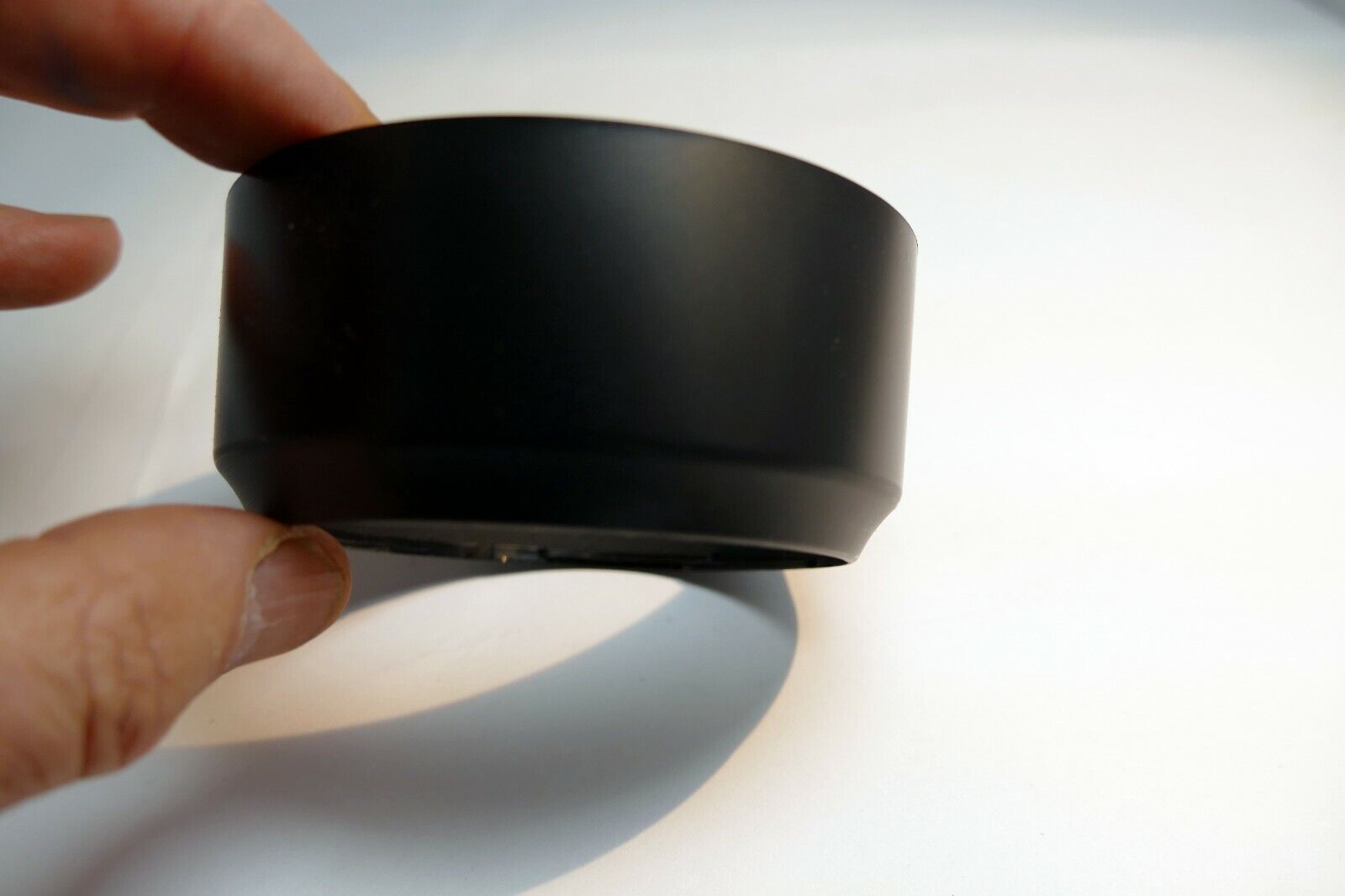 72.5mm ID plastic Lens Hood unknown brand  twist on type for 300mm