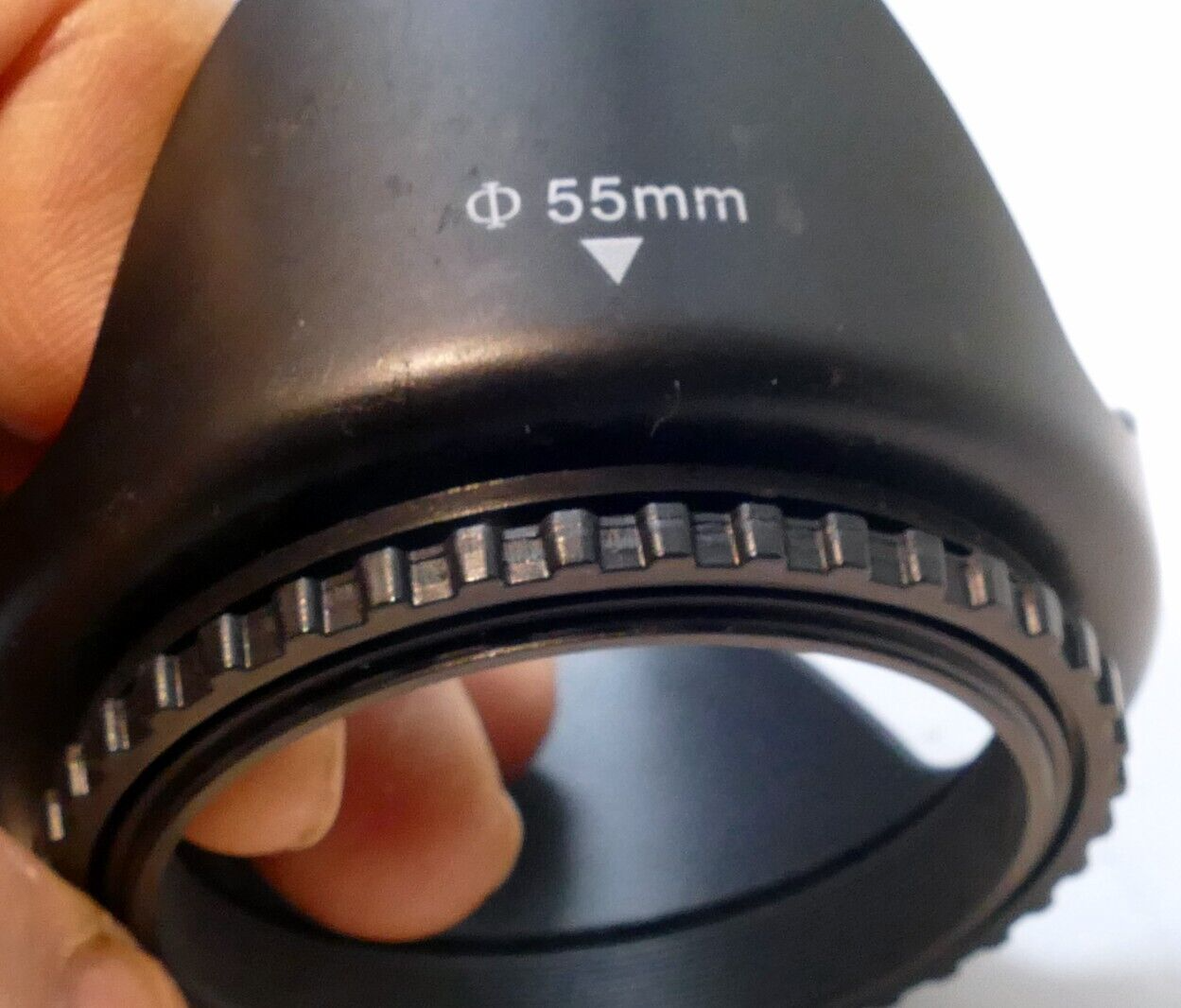 55mm Lens Hood Shade Petal Plastic screw in for 50mm f1.7