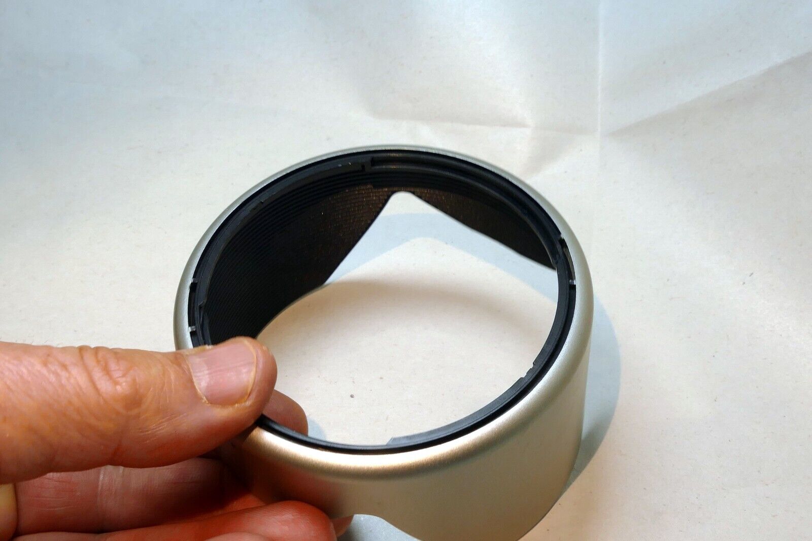 Tamron 104FH Lens Hood Shade for 28-200mm f2.8-5.6 17-28mm  - silver