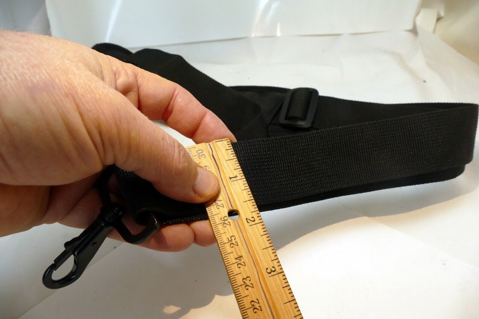 Black Shoulder Strap for tripod Manfrotto Gitzo - sturdy padded w/ metal clips