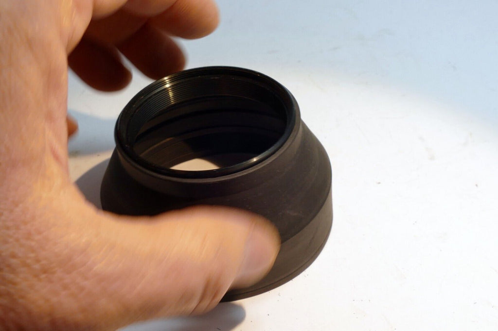 52 mm  Lens Hood Shade threaded with female threads screw in