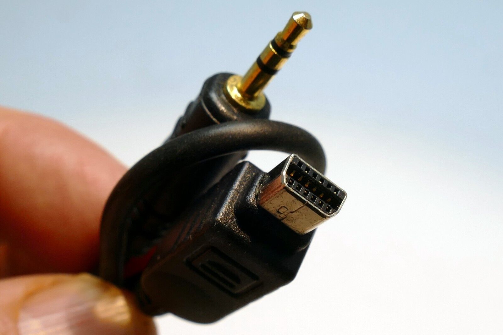 Camera 2.5mm TRS  Male to USB Male cable  for camera  1 foot long audio