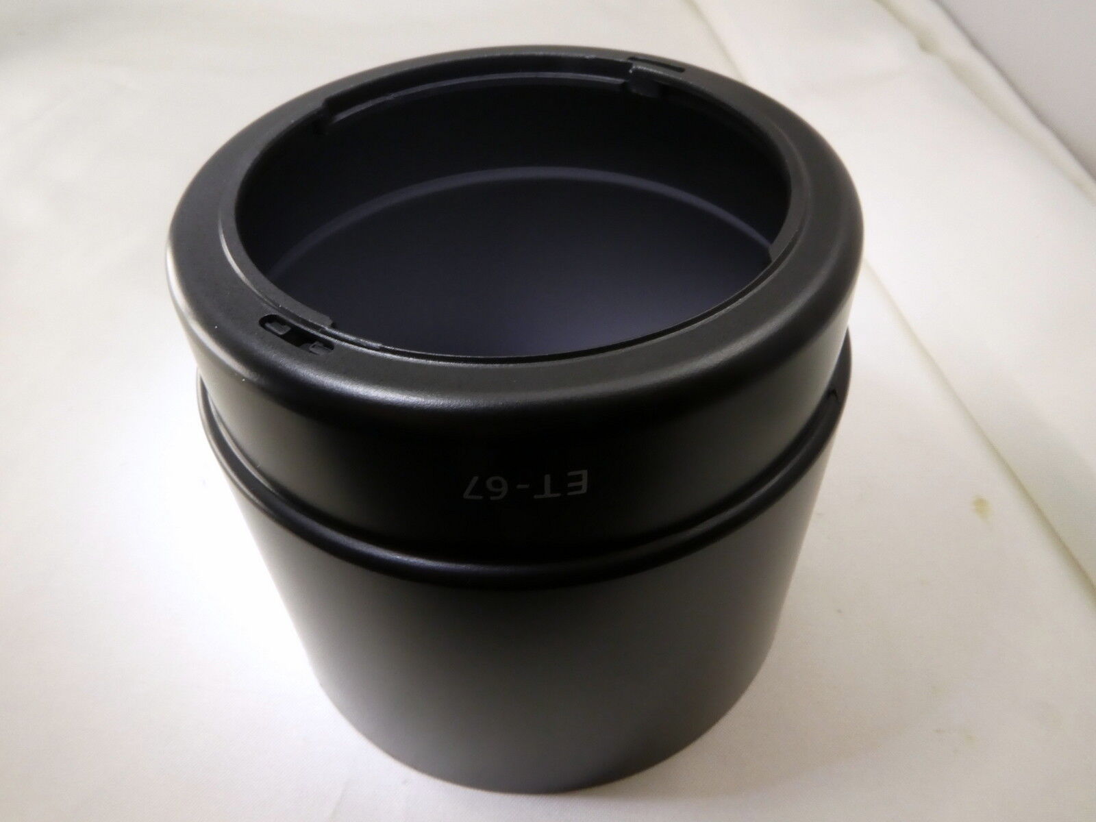 Replacement Lens Hood Shade ET-67  for Canon for 100mm 2.8 USM Macro EF
