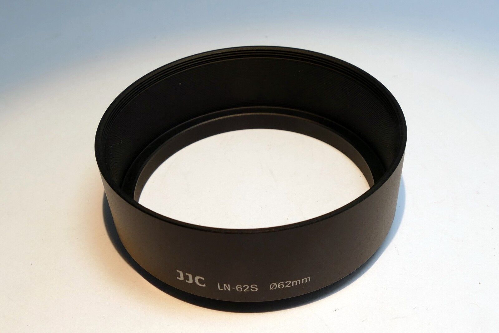 62mm Lens Hood  Shade threaded metal screw in telephoto for 80-200mm 30mm LN-62S