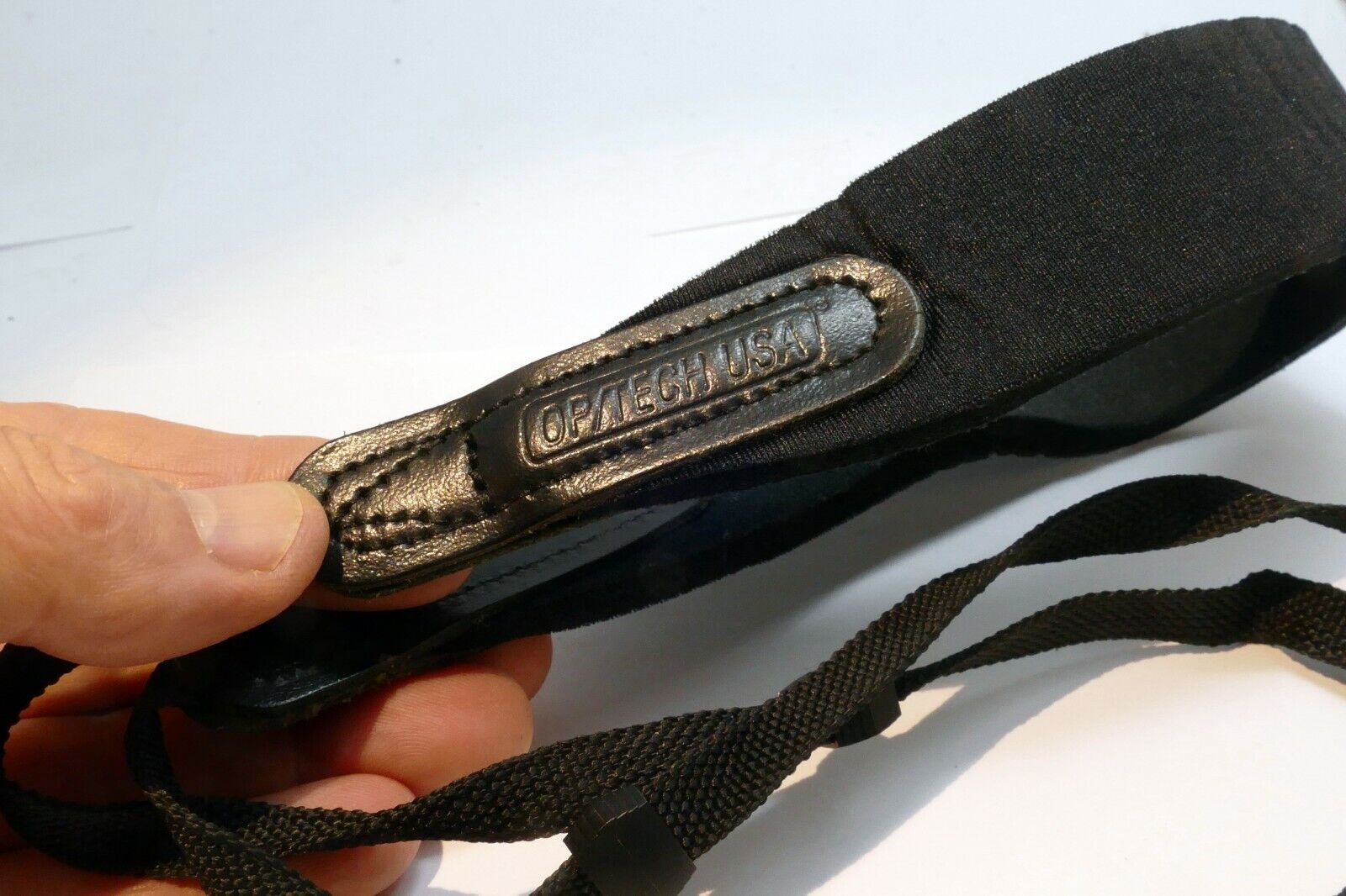Op/Tech USA Shoulder Strap 3cm wide Neck camera  Neoprene  Black for EOS