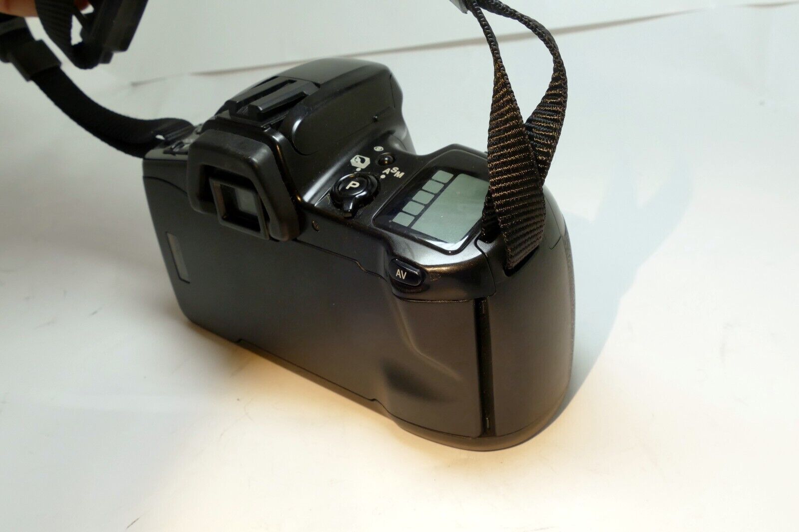 Minolta Maxxum 400si 35mm SLR Film Camera Body