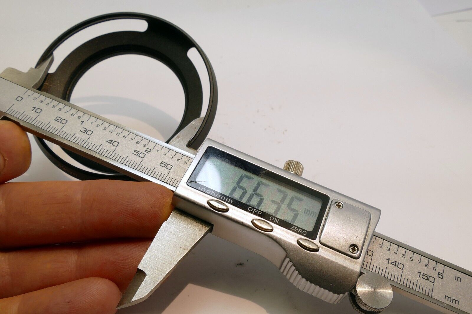 49mm Metal Hood Shade screw in for EF-M 15-45mm f/3.5-6.3 IS