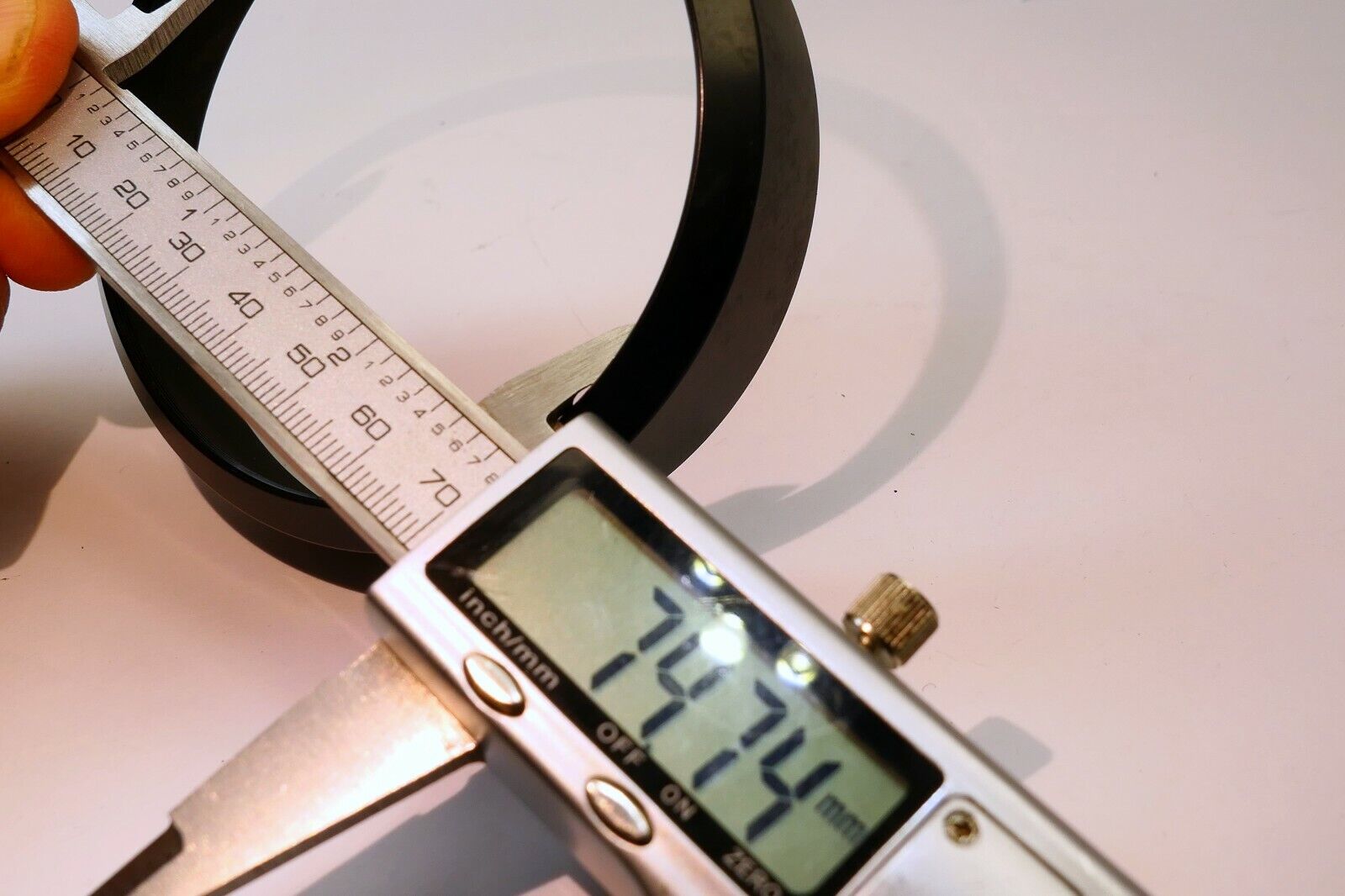 Metal Lens Hood Shade Female threads 75mm screw in