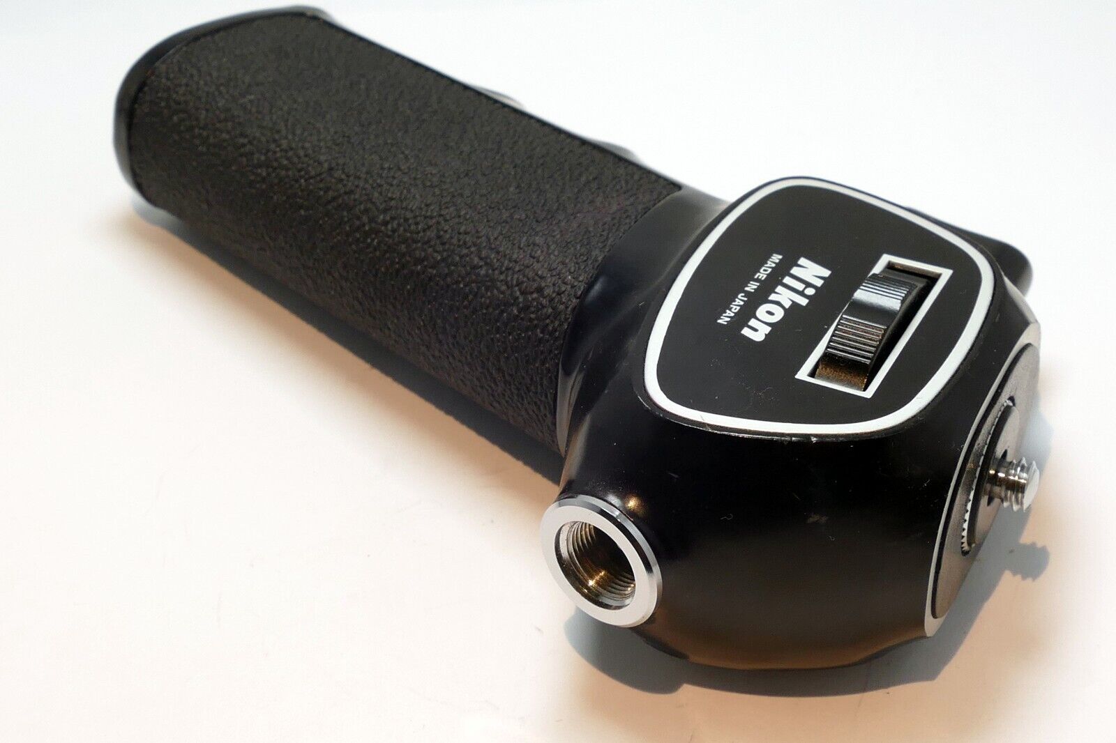 Nikon pistol grip for F cameras - near mint