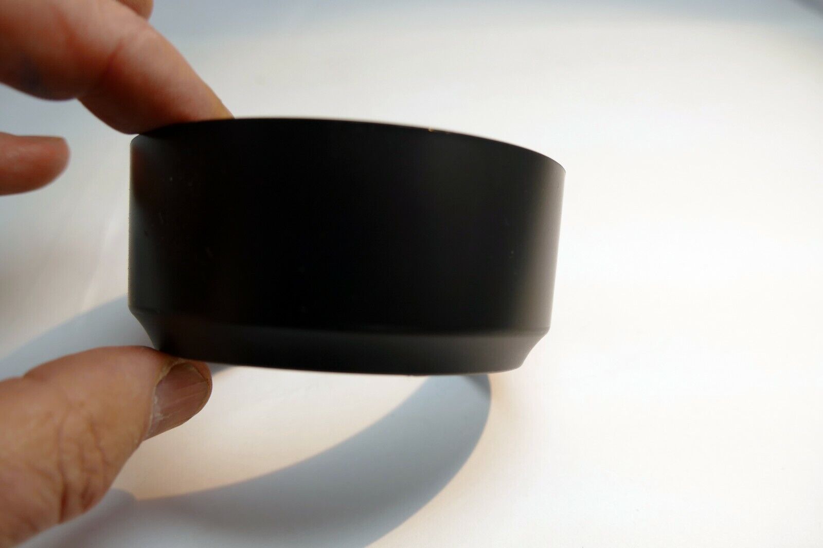 72.5mm ID plastic Lens Hood unknown brand  twist on type for 300mm