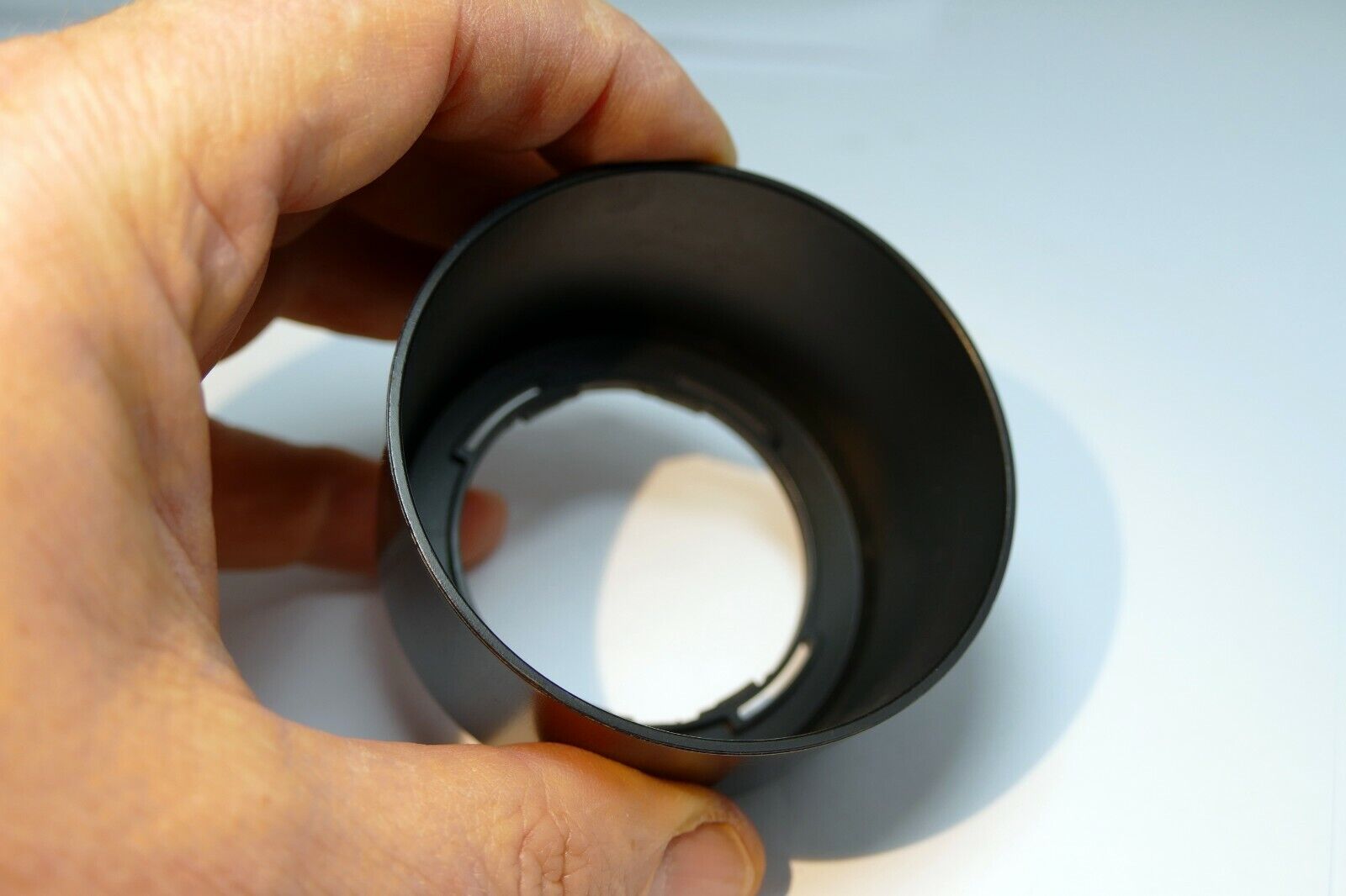 3605R Lens Hood Shade 43mm twist on type