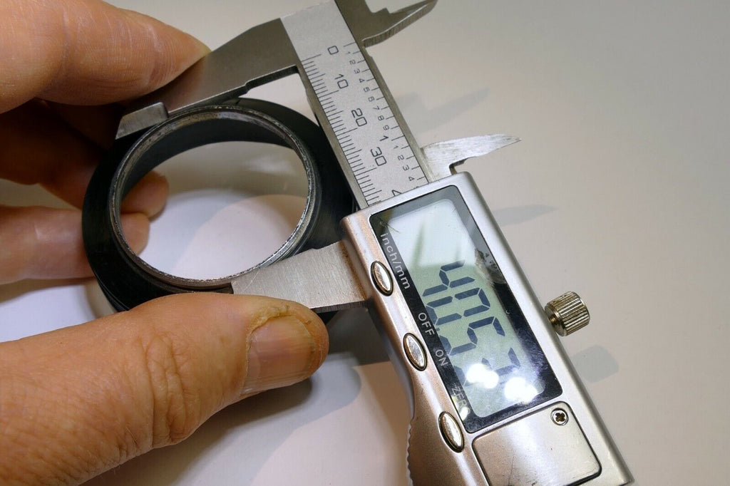 41mm Metal Lens Hood screw in type shade (damaged AS IS)