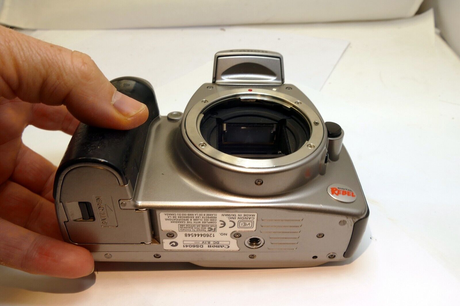 Canon EOS 300D 6MP Digital REBEL SLR Camera Silver (Body Only) - AS IS AS Found