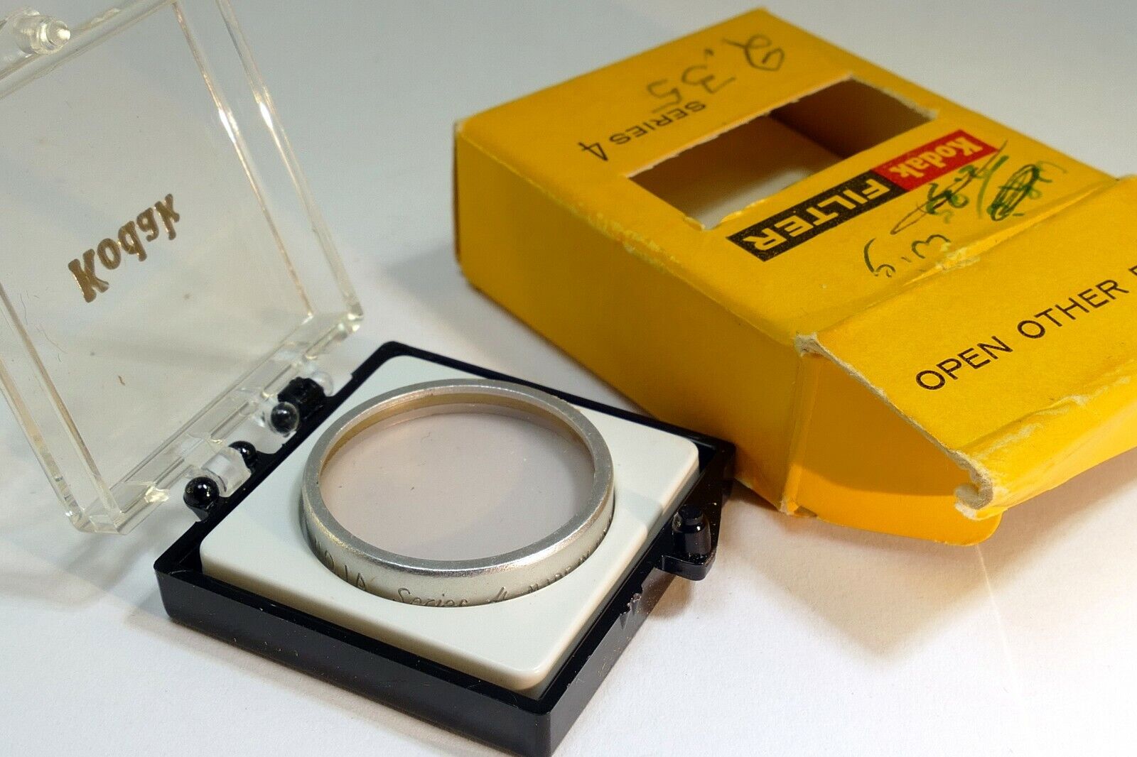 KODAK Lens Filter Series IV 4 Skylight 1A 1-A USA with plastic case Boxed - mint