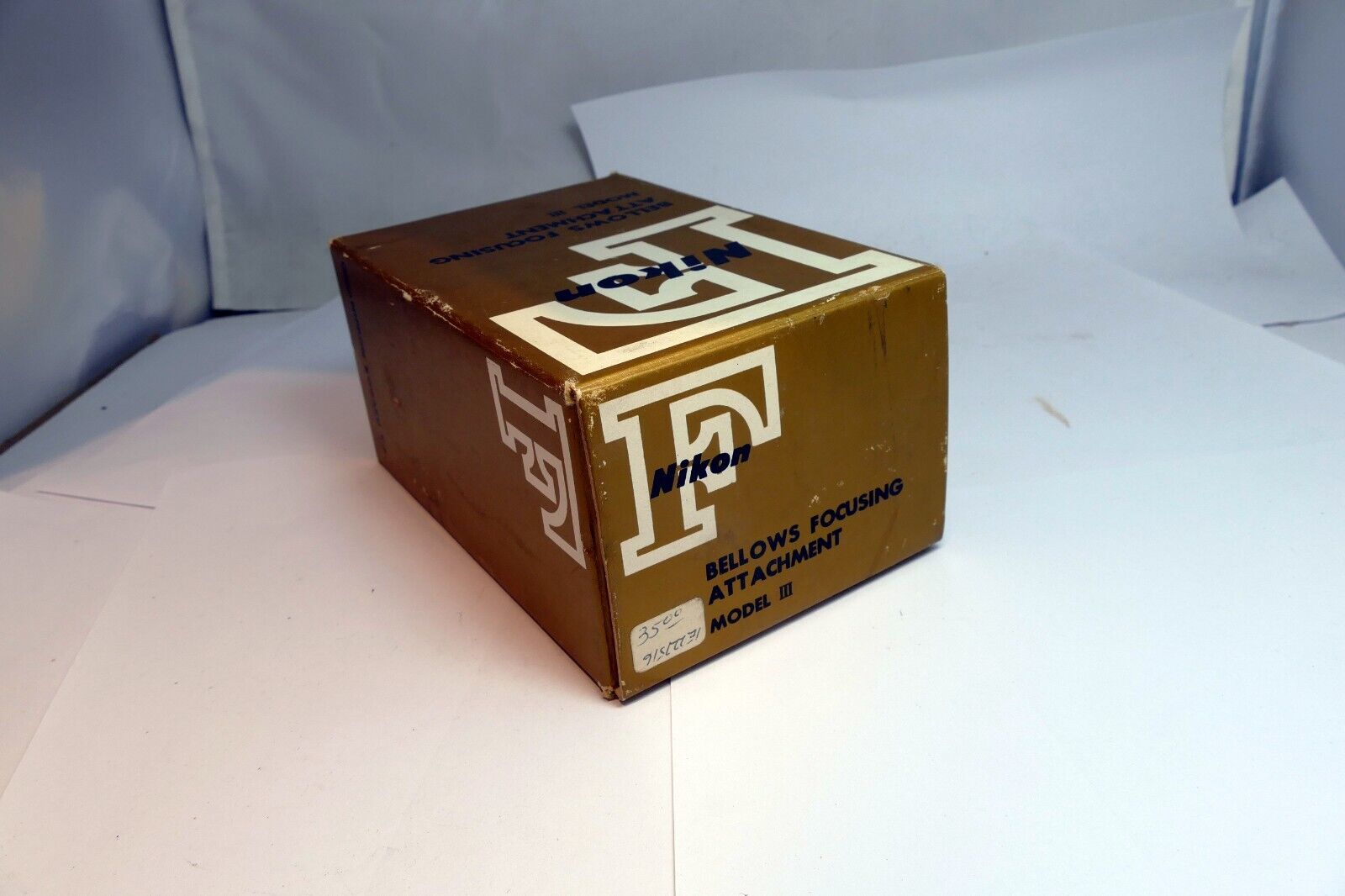 Empty Box for  Nikon Bellows Focusing Attachment Model III  ( an empty box only)