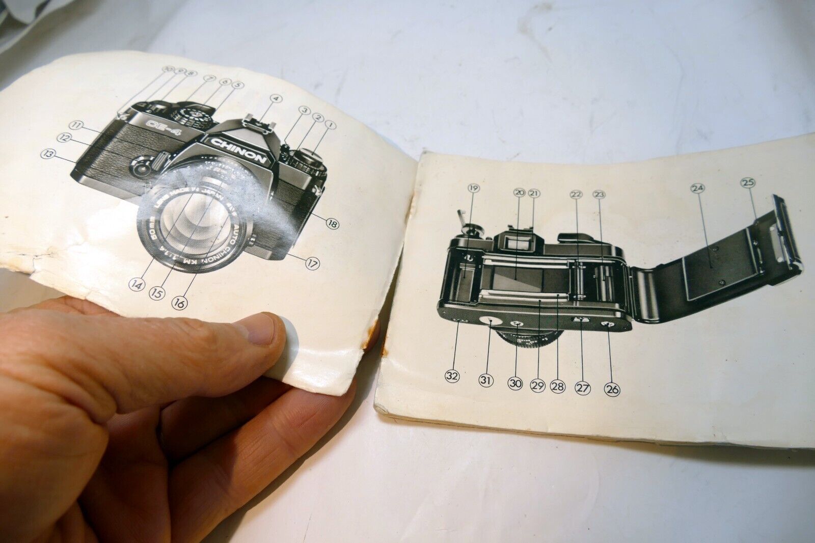 Chinon CE-4 35mm SLR Camera manual ILLUSTRATED GUIDE instructions  English EN