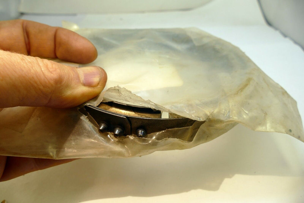 NH1007588-10 R99952-T 0004 clamp EXHAUST