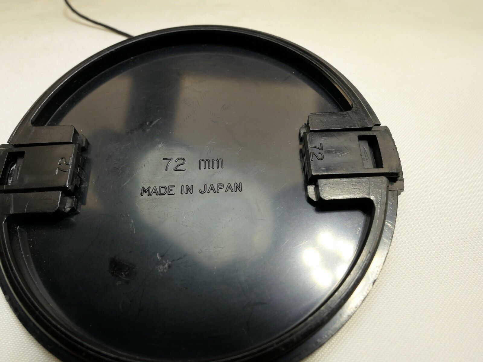 Sigma  72mm Lens Front Cap snap on with keeper string type for APO